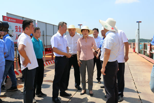 20200807138803.jpg 李愛武前往芭蕉湖項目開展送清涼活動.jpg