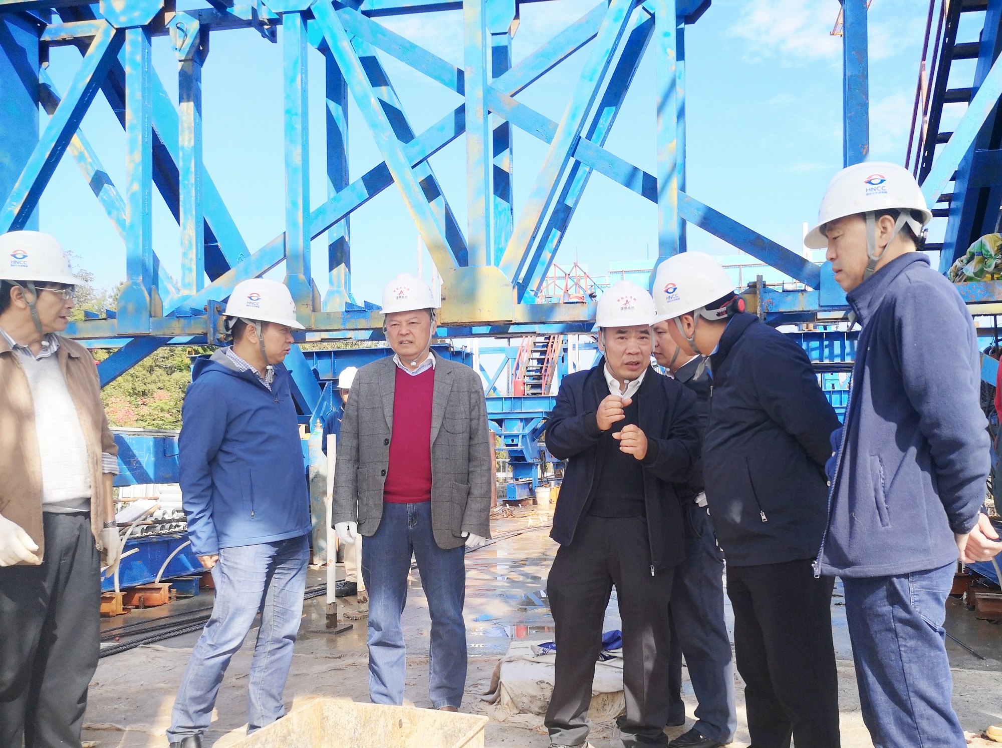 20201026903668.jpg 龔智輝督導(dǎo)張英沖特大橋1_副本.jpg