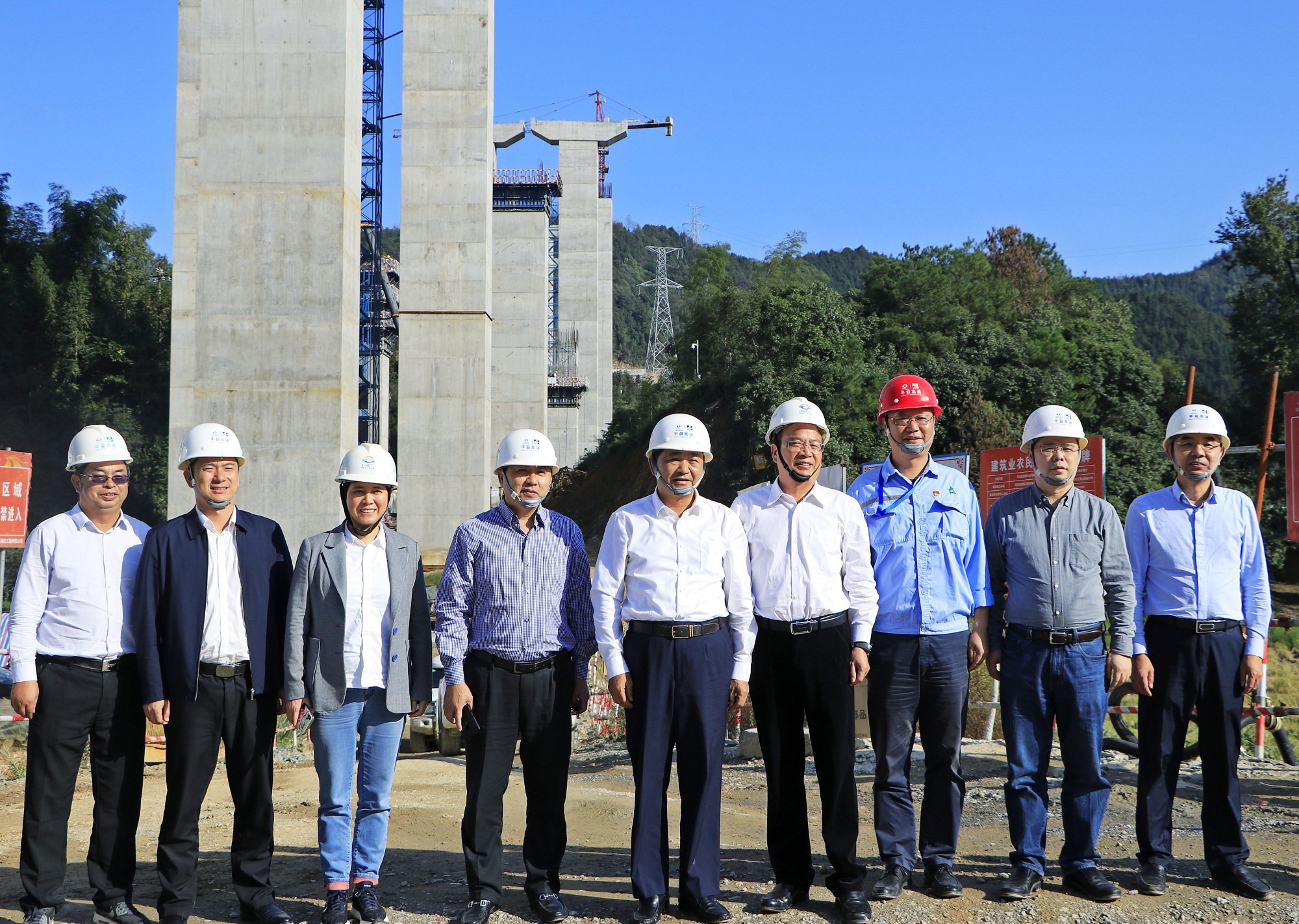 20201030142263.jpg 周雄飛調(diào)研指導(dǎo)平伍7標項目建設(shè)_副本.jpg