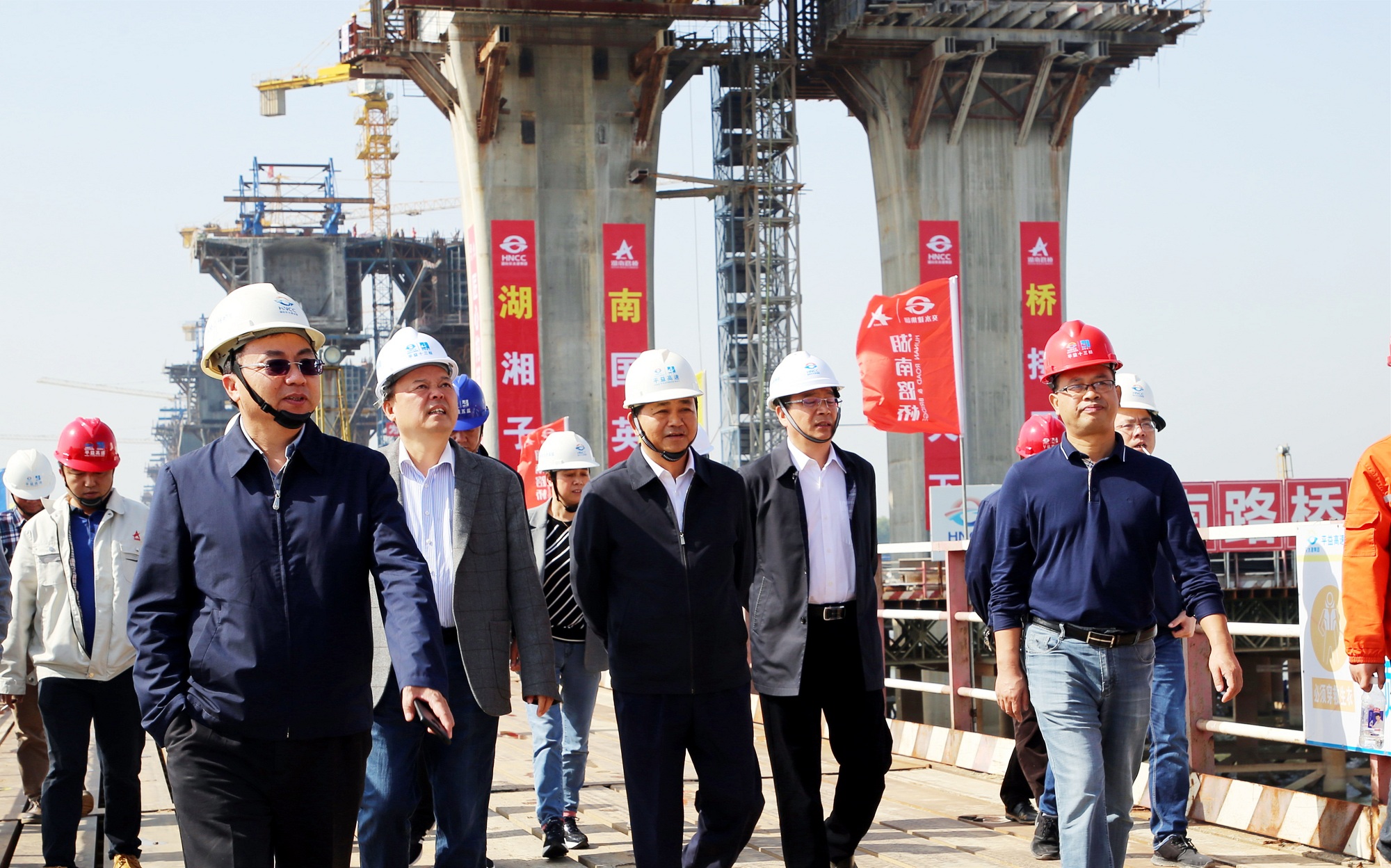 20201030815538.jpg 周雄飛調(diào)研指導(dǎo)平益項目建設(shè)305_副本.jpg