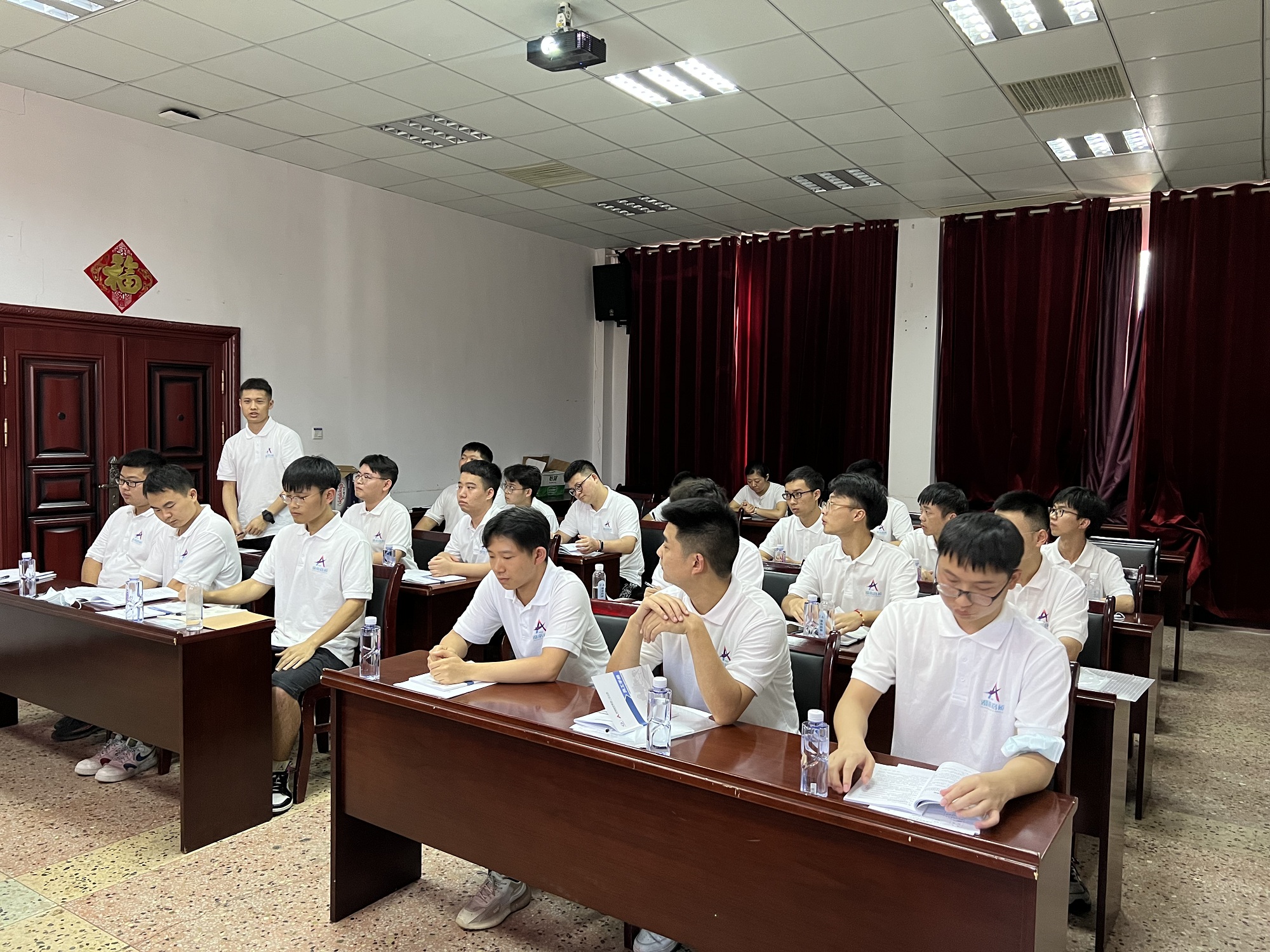 20220726130988.jpg 20220716 后浪入海 一分公司召開新員工見面會(huì) 圖2.jpg