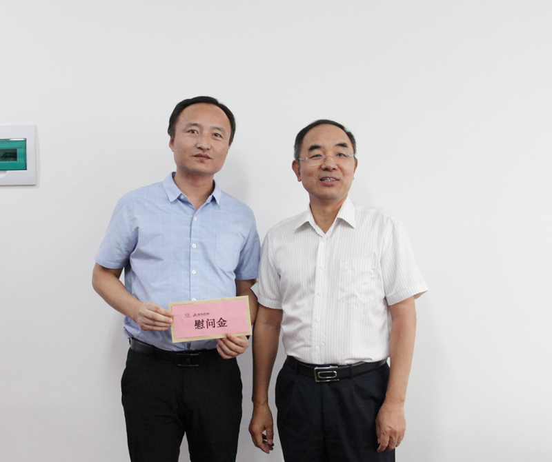 20220801740146.jpg 王術(shù)飛慰問(wèn)_副本.jpg